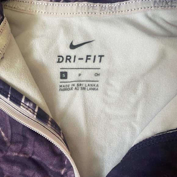 Nike Dry Fit Quarterzip - Picture 2 of 3